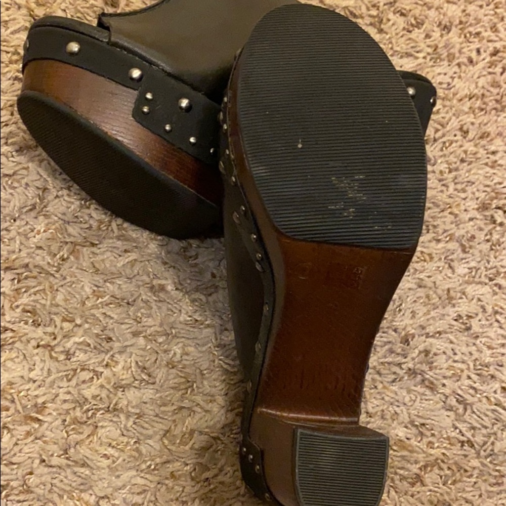 Heels - Picture 3 of 5